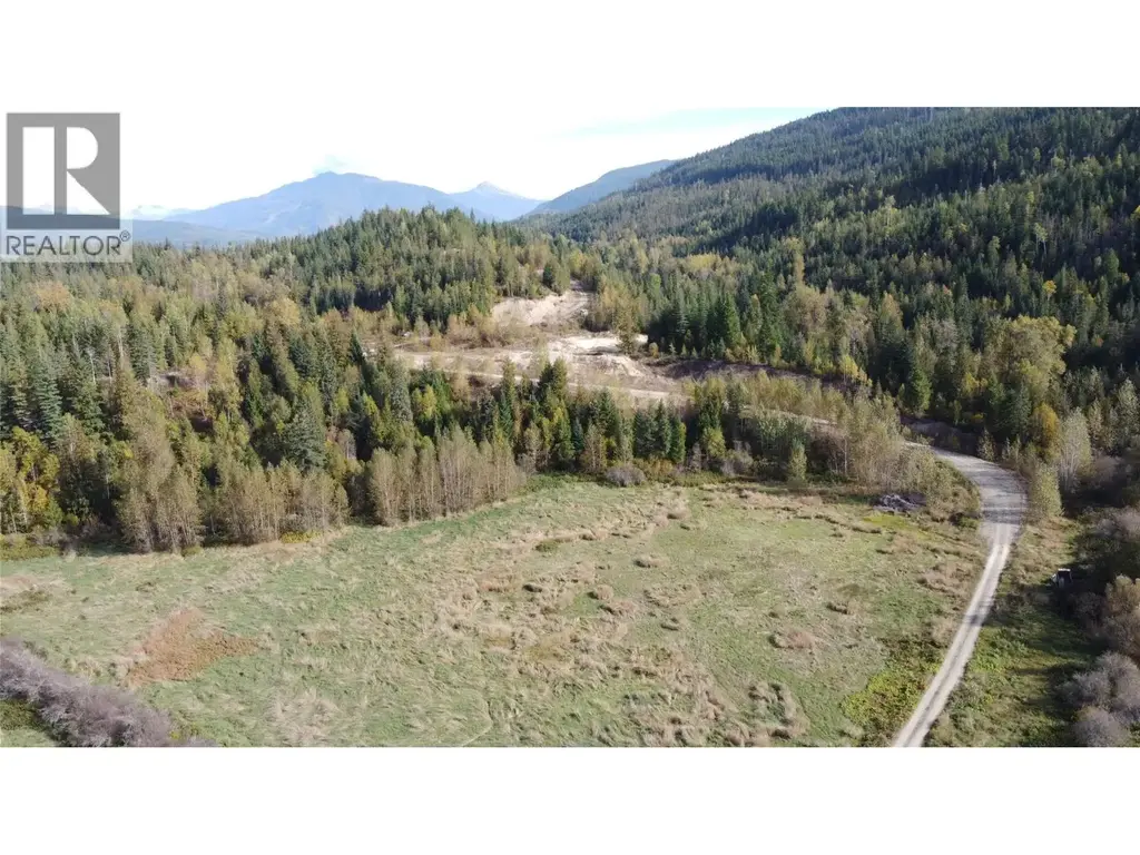00 Oxbow Frontage Road, Malakwa